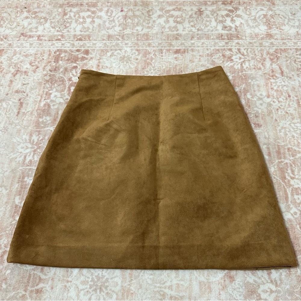 Commense Suede Detailed Buttoned Mini Skirt - Picture 8 of 10